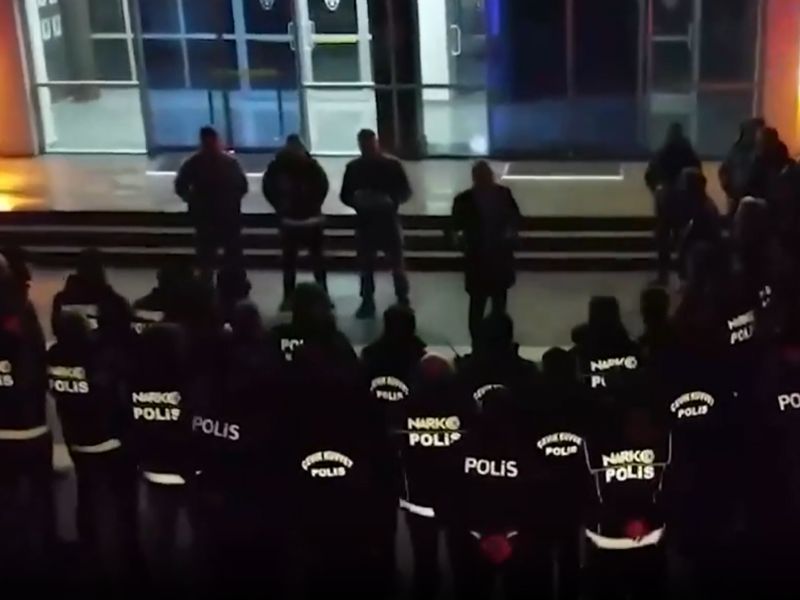 76 ilde Uyuşturucu Madde Satıcılarına Yönelik Yapılan Operasyonlarda 2 bin 365 Şüpheli Yakalandı.